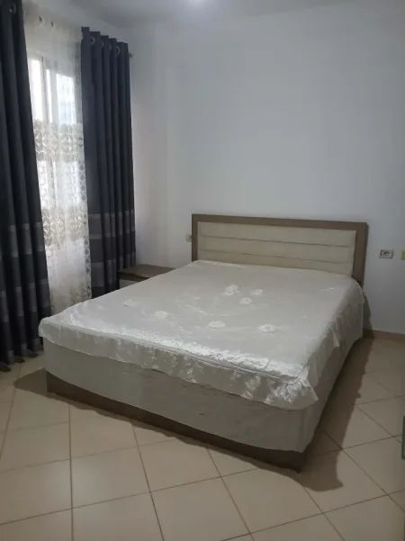 Tirane, jepet me qera apartament 2+1+Ballkon Kati 7, 100 m² 450 € 