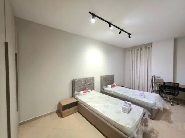 Tirane, jepet me qera apartament 2+1 Kati 0, 101 m² 700 € (liqeni i thate)
