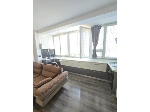 Tirane, shitet apartament 2+1+Ballkon Kati 6, 90 m² 195.000 € (ish fusha aviacionit)