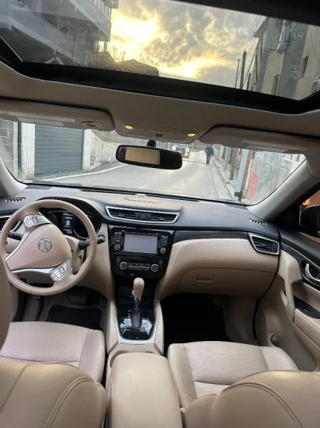 Tirane, shitet makine Nissan Rogue/ X Trail Benzin, blu automatik 150 km 8.500 €