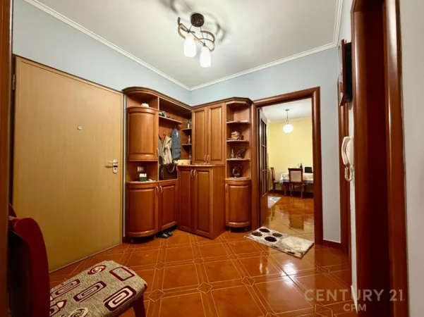 Tirane, shitet apartament Kati 7, 73 m² 220.000 € 