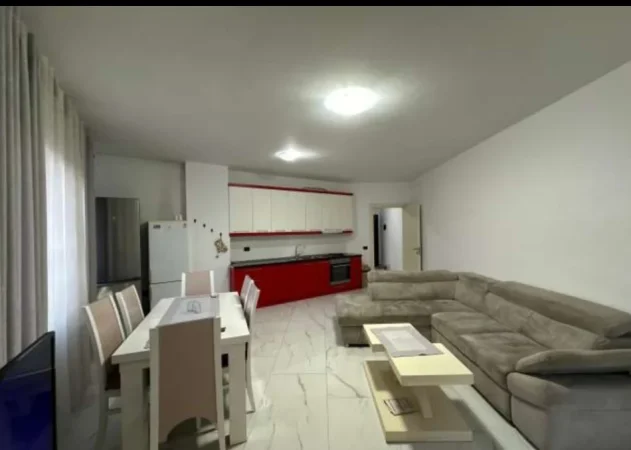 Tirane, ndarje qeraje me vajze apartament 2+1+Aneks+Ballkon Kati 3, 120 m² 500 € (Bulevardi Migjeni)