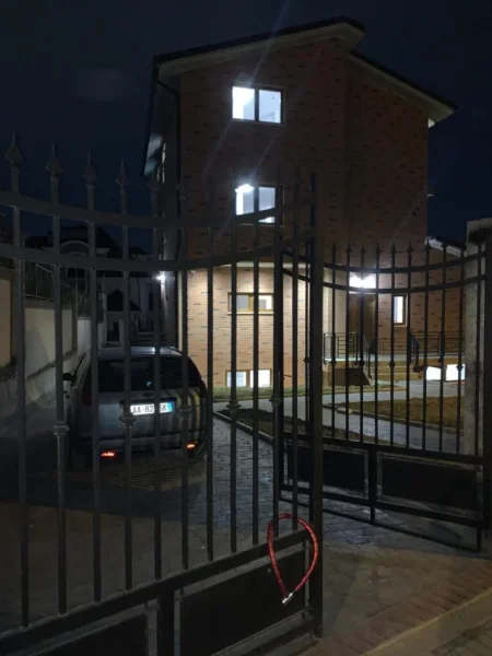 Tirane, jepet me qera apartament 2+1 Kati 1, 560 m² 3.000 € (Teg Tirana East Gate)