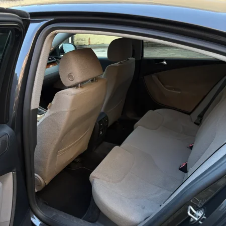 Tirane, shitet makine Volkswagen Passat Nafte, kafe automatik Klima 297.000 km 4.500 €