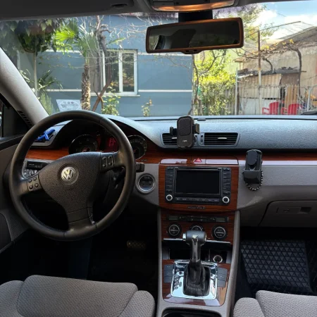 Tirane, shitet makine Volkswagen Passat Nafte, kafe automatik Klima 297.000 km 4.500 €