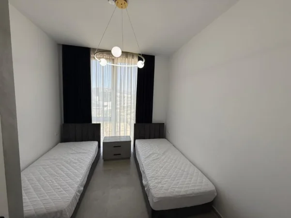 Tirane, jepet me qera apartament 2+1 Kati 1, 100 m² 1.300 € (liqeni thate)