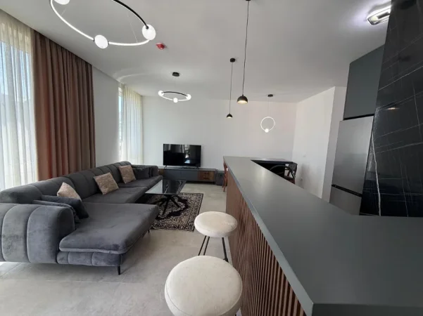 Tirane, jepet me qera apartament 2+1 Kati 1, 100 m² 1.300 € (liqeni thate)