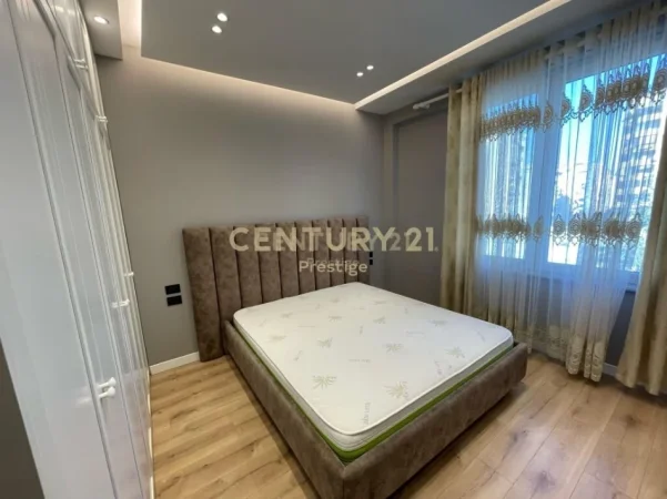 Tirane, jepet me qera apartament 1+1 Kati 1, 76 m² 700 € (Nenkalimi komuna Parisit)