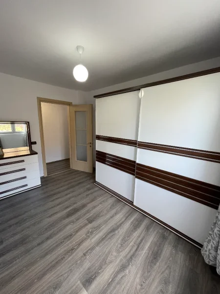 Tirane, shes apartament 2+1+Ballkon Kati 6, 90 m² 195.000 € (Fusha e Aviacionit)