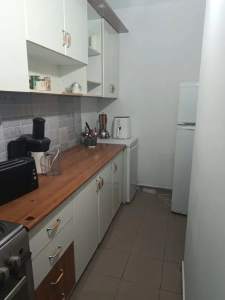 Tirane, jepet me qera apartament 2+1 Kati 4, 120 m² 550 € (Ministry Of Internal Affairs)