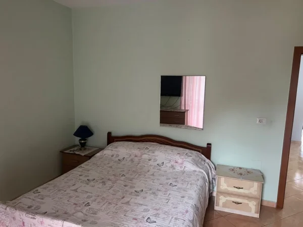Tirane, jepet me qera apartament 3+1 Kati 3, 130 m² 550 € (Astir)