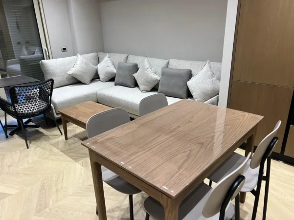 Tirane, jepet me qera apartament 1+1 Kati 1, 70 m² 850 € 