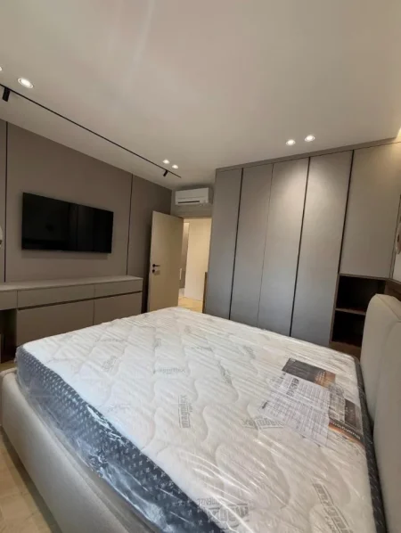 Tirane, jepet me qera apartament 1+1 Kati 1, 70 m² 850 € 