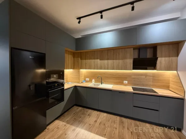 Tirane, jepet me qera apartament 2+1 Kati 8, 118 m² 1.300 € (Delijorgji)