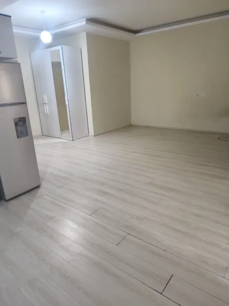 Tirane, shitet apartament 2+1 Kati 0, 75 m² 125.000 € (rruga 5 maji)