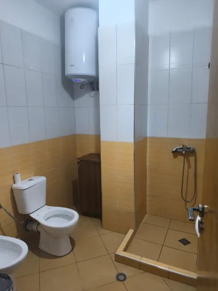 Tirane, shitet apartament 2+1 Kati 0, 75 m² 125.000 € (rruga 5 maji)