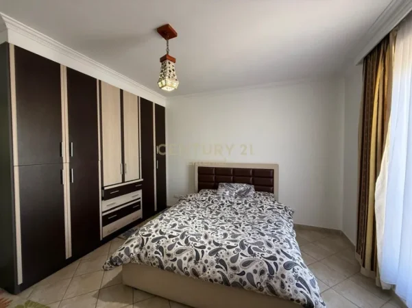 Tirane, jepet me qera apartament 2+1 Kati 10, 118 m² 700 € (rruga e Barrikadave)