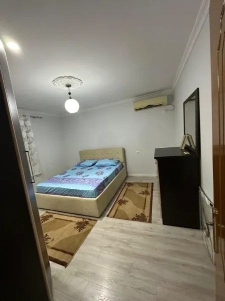 Tirane, jepet me qera shtepi 2+1+Ballkon Kati 0, 100 m² 500 € (jordan misja)