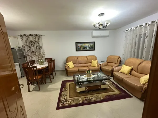 Tirane, jepet me qera shtepi 2+1+Ballkon Kati 0, 100 m² 500 € (jordan misja)