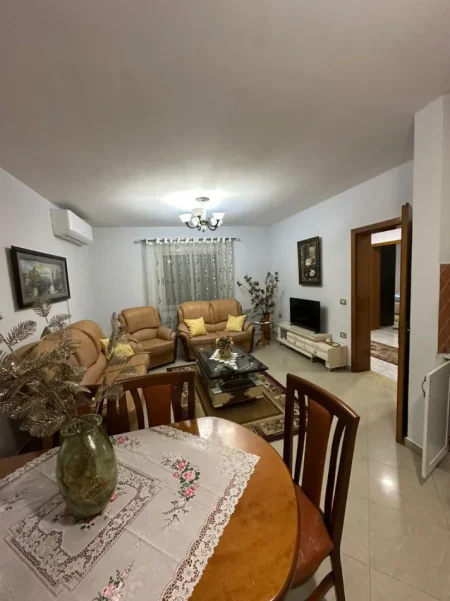 Tirane, jepet me qera shtepi 2+1+Ballkon Kati 0, 100 m² 500 € (jordan misja)