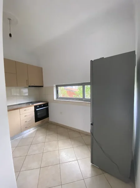 Tirane, jepet me qera apartament 2+1+Aneks Kati 3, 100 m² 450 €