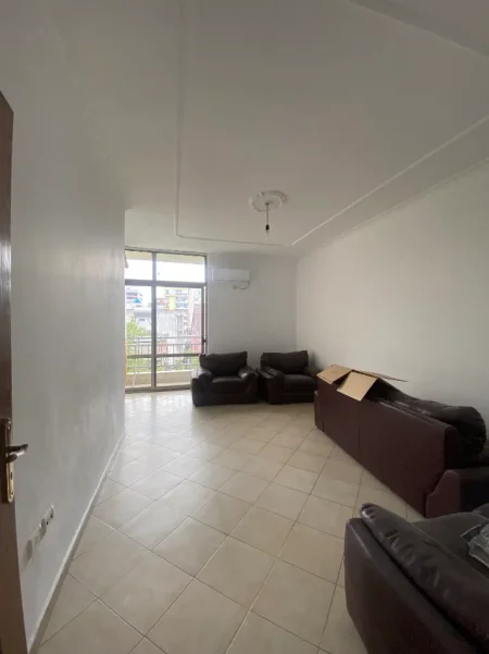 Tirane, jepet me qera apartament 2+1+Aneks Kati 3, 100 m² 450 €