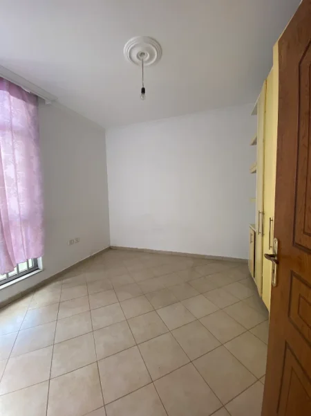 Tirane, jepet me qera apartament 2+1+Aneks Kati 3, 100 m² 450 €