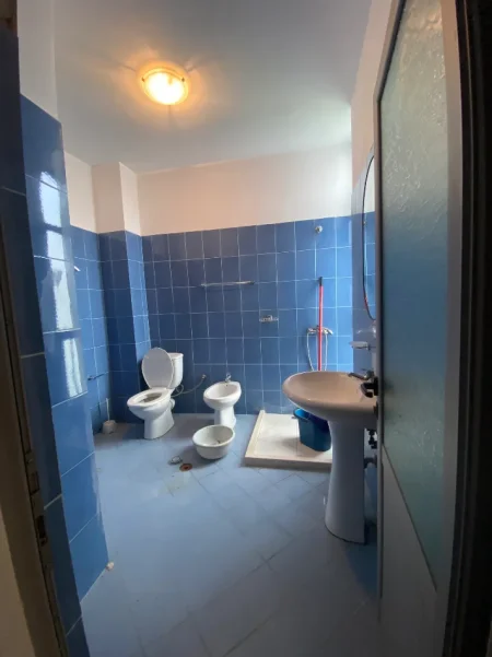 Tirane, jepet me qera apartament 2+1+Aneks Kati 3, 100 m² 450 €