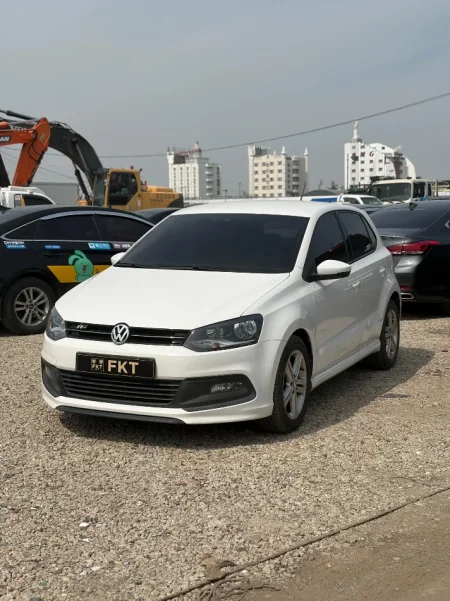 Durres, shitet makine Volswagen Polo Nafte, automatik 198.000 km