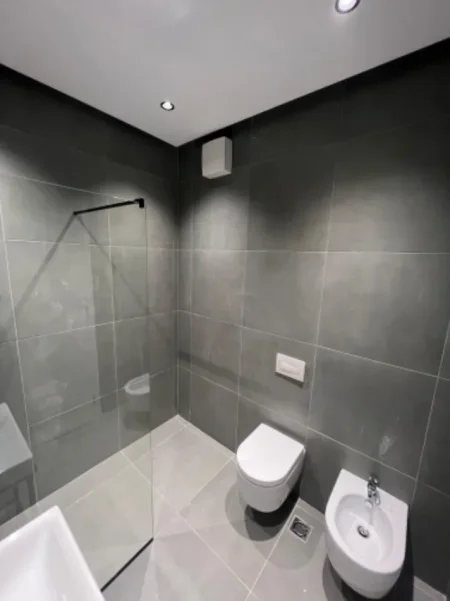 Tirane, jepet me qera apartament 1+1 , 70 m² 950 € 