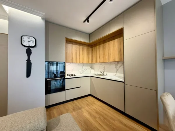 Tirane, jepet me qera apartament 1+1+Ballkon , 78 m² 700 € (Don Bosko)