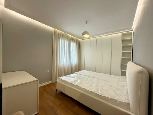 Tirane, jepet me qera apartament 1+1+Ballkon , 78 m² 700 € (Don Bosko)