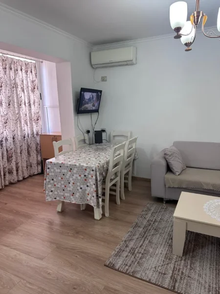 Tirane, jepet me qera apartament 1+1 Kati 5, 58 m² 450 € (Petro Nini Luarasi)