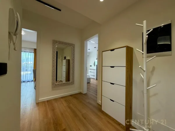 Tirane, jepet me qera apartament 2+1+Ballkon Kati 3, 135 m² 1.500 € (kodra e diellit 2)