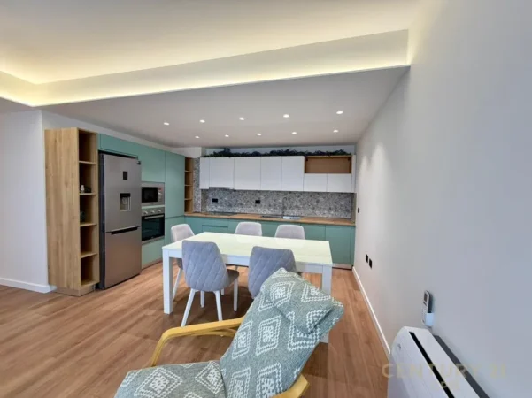 Tirane, jepet me qera apartament 2+1+Ballkon Kati 3, 135 m² 1.500 € (kodra e diellit 2)
