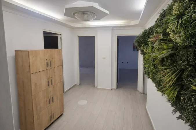 Tirane, jepet me qera ambjent biznesi Kati 1, 120 m² 850 € (Ish Blloku, Tirane)