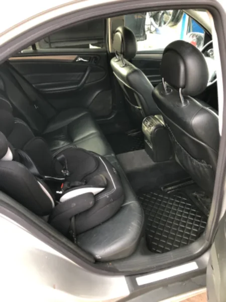 Tirane, shes makine Mercedes Benz Nafte, gri metalizato automatik Kondicioner 320.000 km 2.500 €