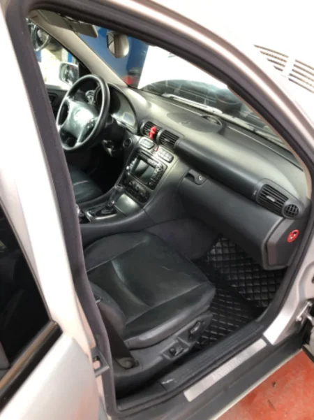 Tirane, shes makine Mercedes Benz Nafte, gri metalizato automatik Kondicioner 320.000 km 2.500 €