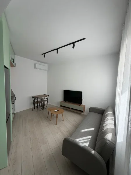Tirane, jepet me qera apartament 1+1 , 62 m² 50,000 ALL (Prane Green City, Tirane)