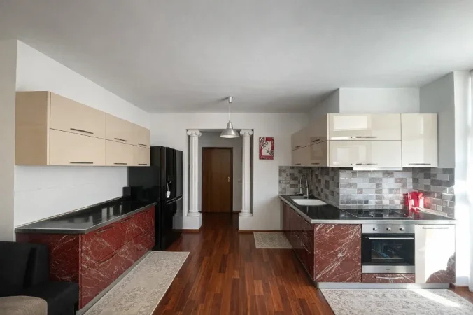 Tirane, jepet me qera apartament 3+1+Ballkon Kati 3, 120 m² 800 € 