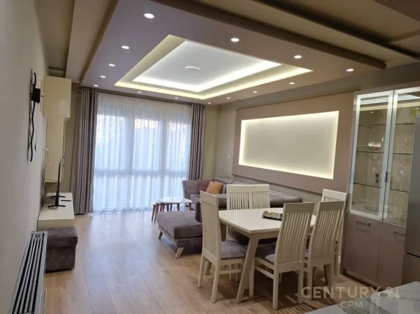 Tirane, jepet me qera apartament 2+1+Ballkon Kati 2, 98 m² 900 € (selvia)