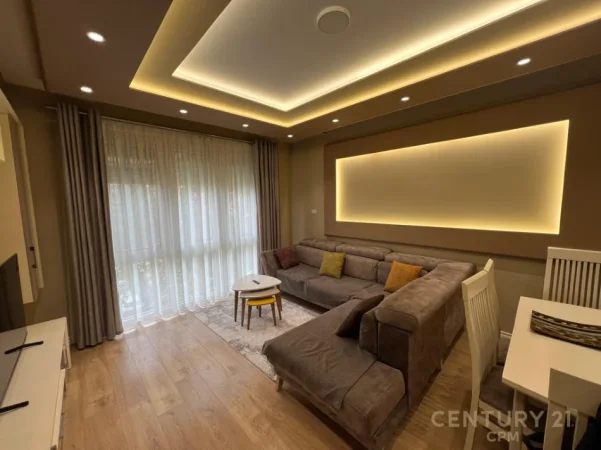Tirane, jepet me qera apartament 2+1+Ballkon Kati 2, 98 m² 900 € (selvia)