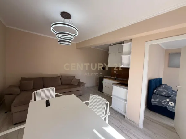 Durres, jepet me qera apartament 1+1 Kati 4, 84 m² 350 € 