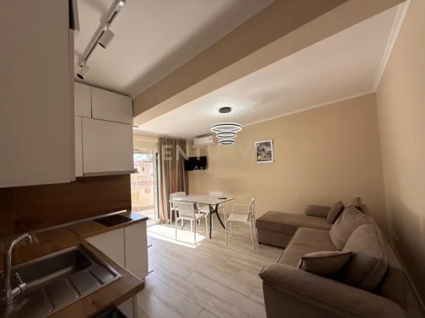 Durres, jepet me qera apartament 1+1 Kati 4, 84 m² 350 € 