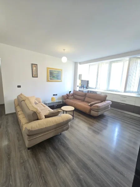 Tirane, shitet apartament 2+1 Kati 6, 90 m² 195.000 € (ISH FUSHA E AVIACIONIT)
