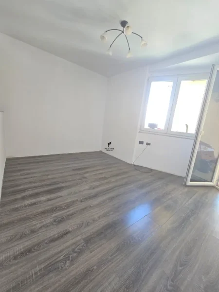 Tirane, shitet apartament 2+1 Kati 6, 90 m² 195.000 € (ISH FUSHA E AVIACIONIT)