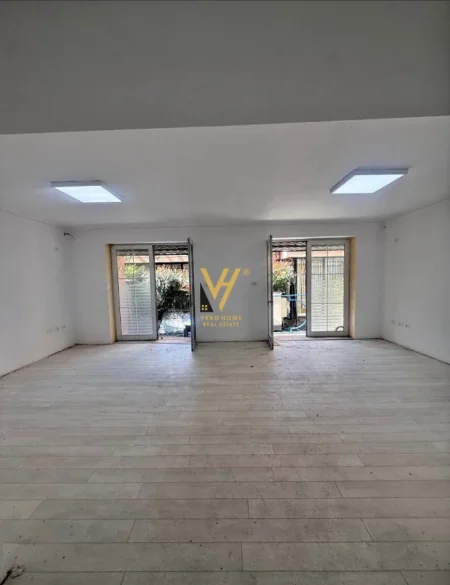 Tirane, jepet me qera ambjent biznesi Kati 0, 100 m² 1.250 € (MOZAIKU I TIRANES)