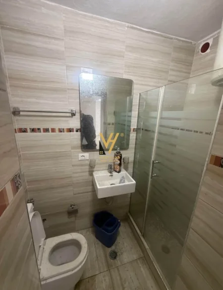 Tirane, jepet me qera ambjent biznesi Kati 0, 100 m² 1.250 € (MOZAIKU I TIRANES)