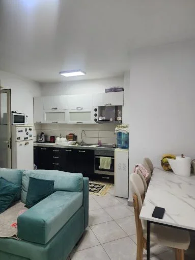 Tirane, shitet apartament 1+1+Aneks+Ballkon Kati 4, 73 m² 160.000 € (rruga e kavajes , 21 dhjetori)
