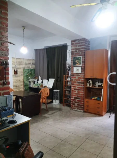 Tirane, shitet zyre Kati 1, 75 m² 226.000 € (PARKU RINIA)